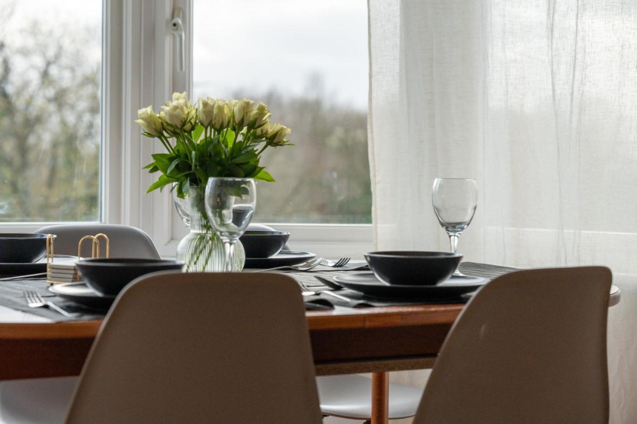Entire Home In Streatham With Lovely Views & Ultra Fast Wi-Fi Norbury  Eksteriør billede